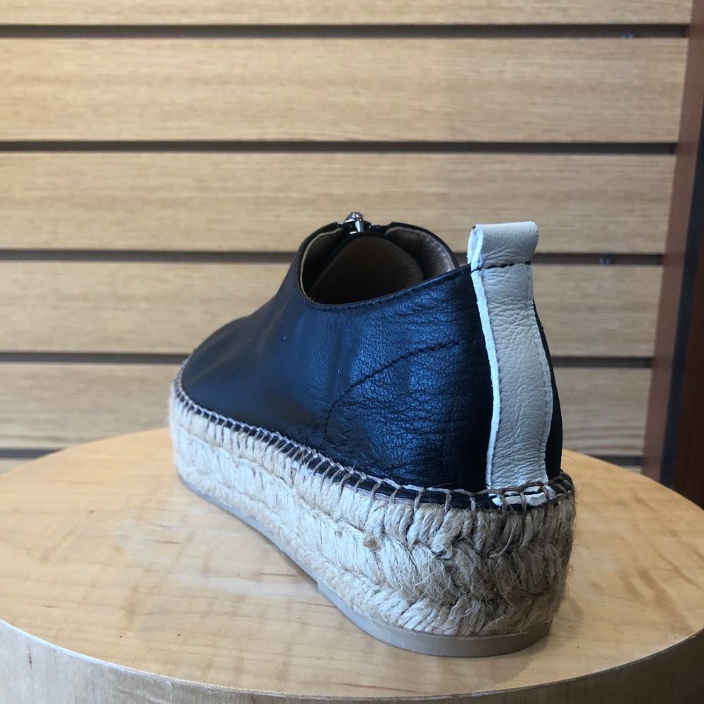 Espadrilles - Picture 4 of 4